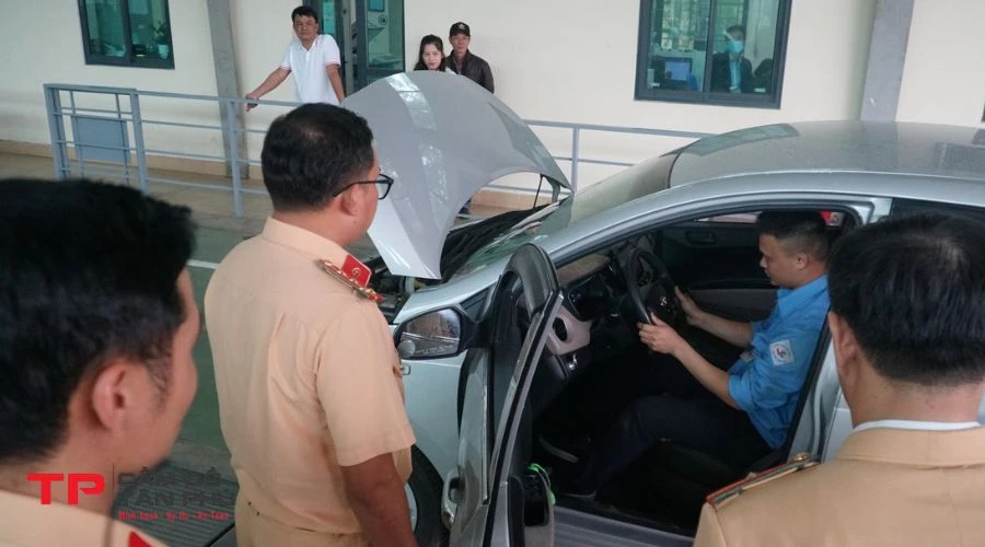 Thông tin phạt vi phạm quá hạn đăng kiểm xe ô tô
