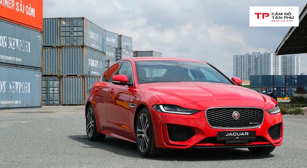 Jaguar là thương hiệu ô tô hạng sang đến từ Anh Quốc