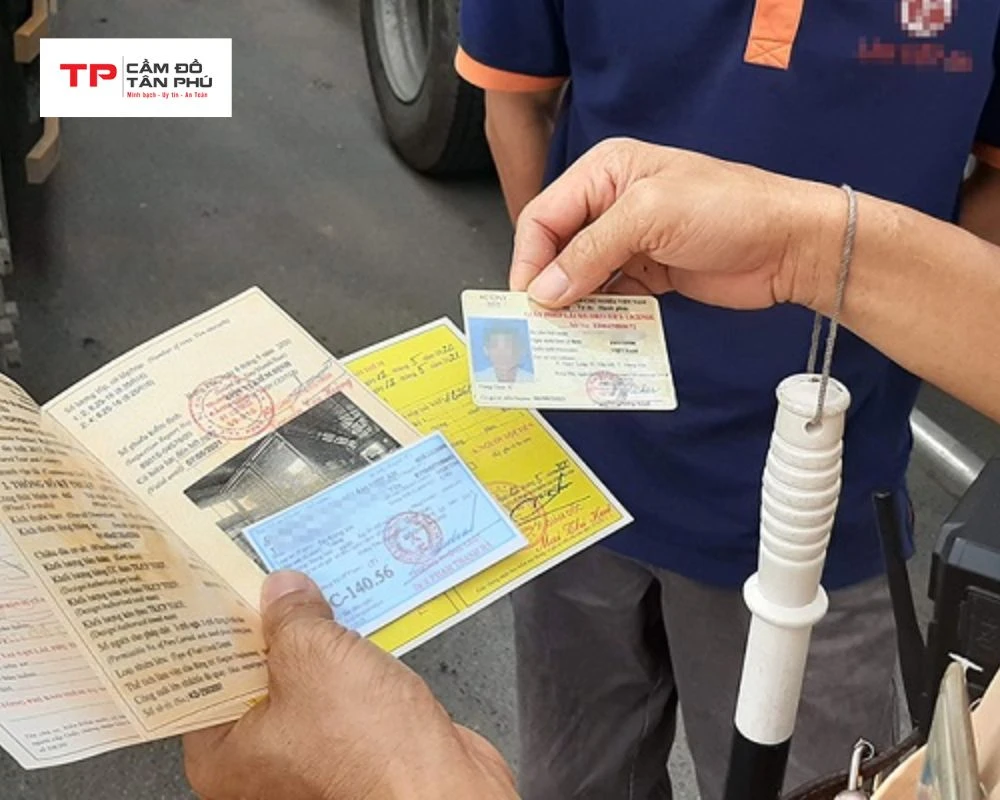 Cầm cavet xe Isuzu hợp pháp, không giữ xe, giải ngân nhanh