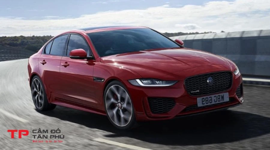 Lưu ý quan trọng khi cầm xe ô tô Jaguar an toàn
