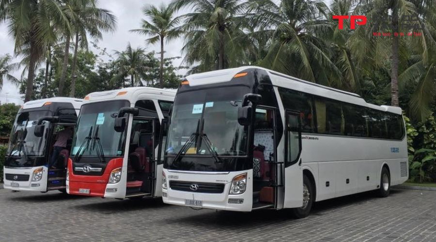 Hồ sơ cần chuẩn bị khi cầm xe du lịch 45 chỗ: giấy tờ xe, giấy tờ tùy thân, ảnh xe và hợp đồng liên quan