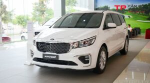 cầm xe ô tô MPV