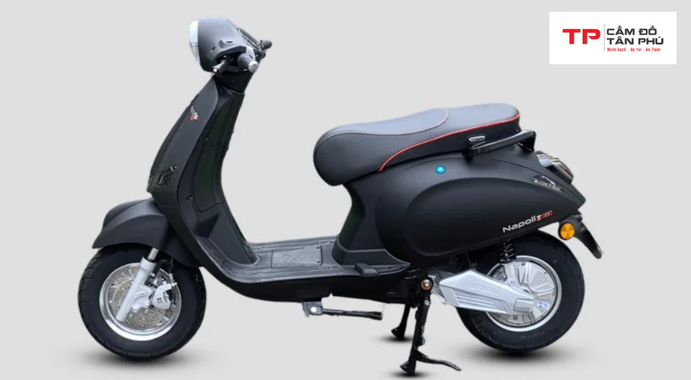 Cầm xe điện đứng tên công ty